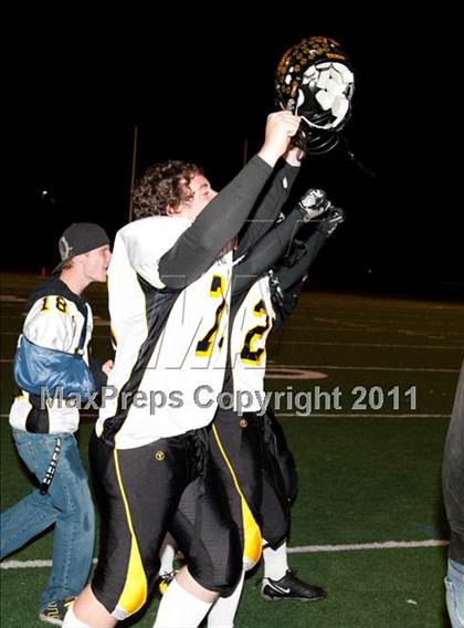 Thumbnail 2 in Monterey vs. Terra Nova (CIF CCS D3 Final) photogallery.