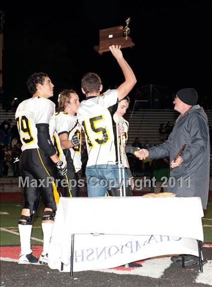 Thumbnail 3 in Monterey vs. Terra Nova (CIF CCS D3 Final) photogallery.
