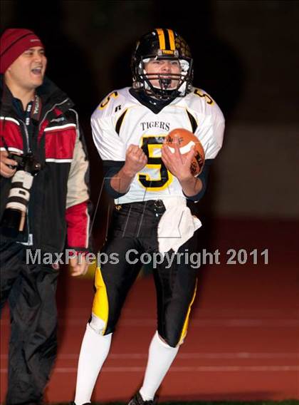 Thumbnail 1 in Monterey vs. Terra Nova (CIF CCS D3 Final) photogallery.