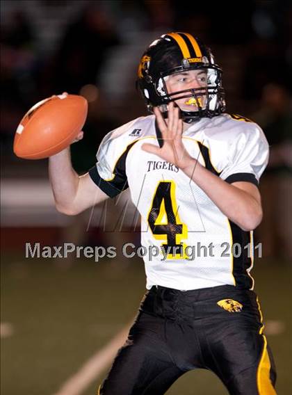 Thumbnail 1 in Monterey vs. Terra Nova (CIF CCS D3 Final) photogallery.