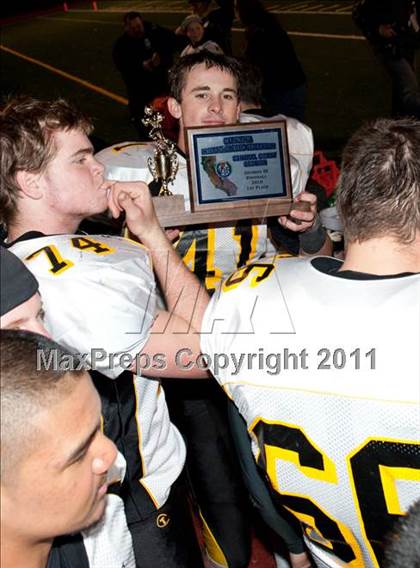 Thumbnail 1 in Monterey vs. Terra Nova (CIF CCS D3 Final) photogallery.