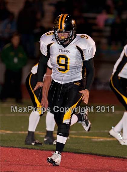 Thumbnail 2 in Monterey vs. Terra Nova (CIF CCS D3 Final) photogallery.