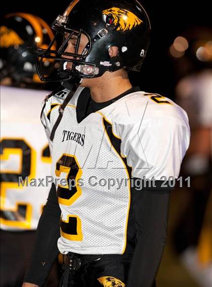 Thumbnail 2 in Monterey vs. Terra Nova (CIF CCS D3 Final) photogallery.