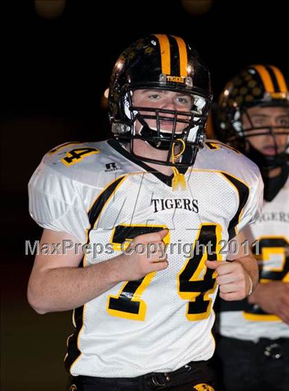 Thumbnail 2 in Monterey vs. Terra Nova (CIF CCS D3 Final) photogallery.
