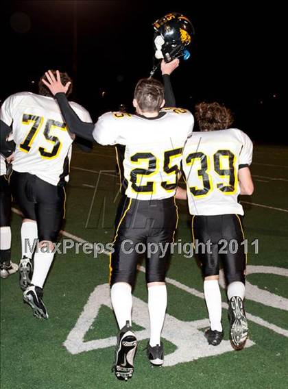 Thumbnail 2 in Monterey vs. Terra Nova (CIF CCS D3 Final) photogallery.