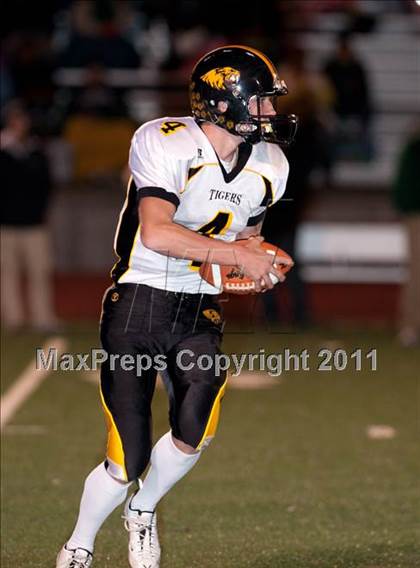 Thumbnail 2 in Monterey vs. Terra Nova (CIF CCS D3 Final) photogallery.