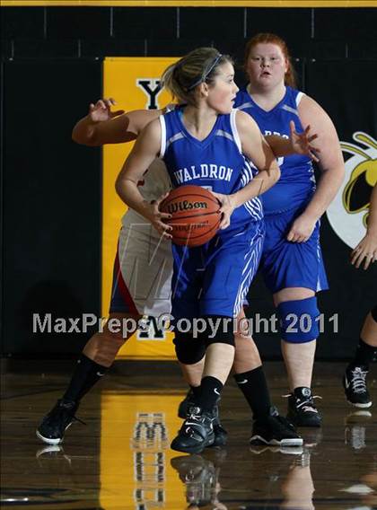 Thumbnail 2 in Waldron vs. Southwestern photogallery.