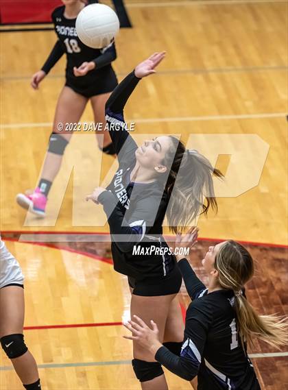 Thumbnail 2 in Lehi vs Layton (Rocky Mountain JV/Sophomore Tournament) photogallery.