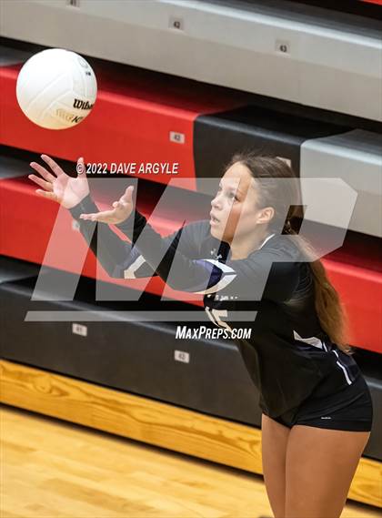 Thumbnail 2 in Lehi vs Layton (Rocky Mountain JV/Sophomore Tournament) photogallery.