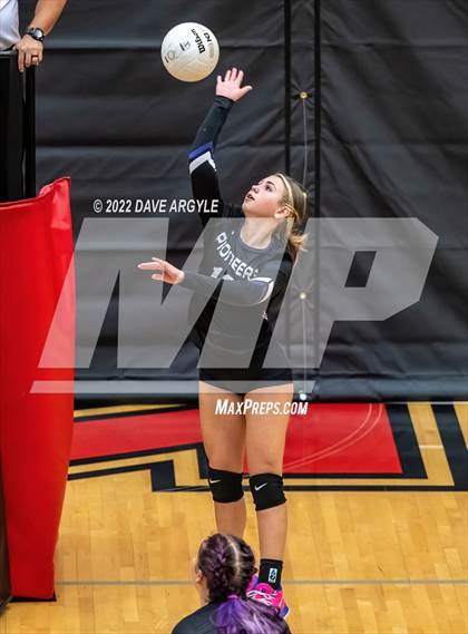 Thumbnail 3 in Lehi vs Layton (Rocky Mountain JV/Sophomore Tournament) photogallery.