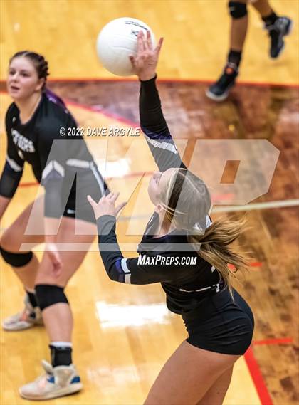 Thumbnail 1 in Lehi vs Layton (Rocky Mountain JV/Sophomore Tournament) photogallery.