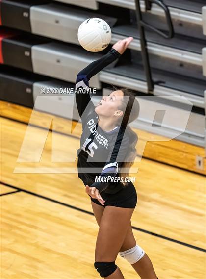 Thumbnail 3 in Lehi vs Layton (Rocky Mountain JV/Sophomore Tournament) photogallery.