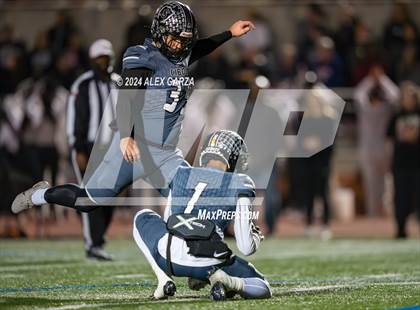 Thumbnail 2 in Steele vs. Pharr-San Juan-Alamo (UIL 6A Area Playoff) photogallery.