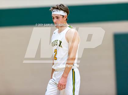 Thumbnail 2 in Pius X vs. Lincoln East photogallery.