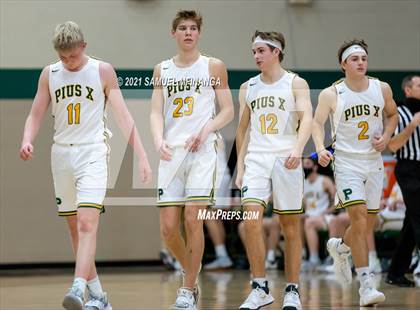 Thumbnail 3 in Pius X vs. Lincoln East photogallery.