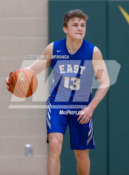 Thumbnail 3 in Pius X vs. Lincoln East photogallery.