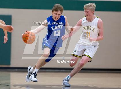 Thumbnail 2 in Pius X vs. Lincoln East photogallery.