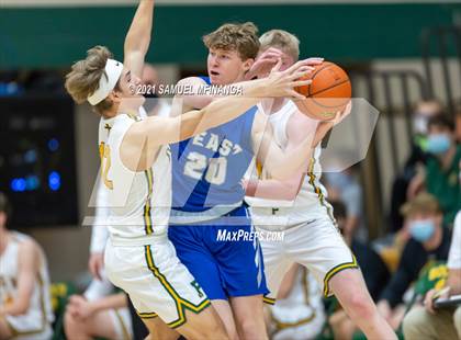 Thumbnail 2 in Pius X vs. Lincoln East photogallery.