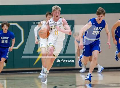 Thumbnail 3 in Pius X vs. Lincoln East photogallery.