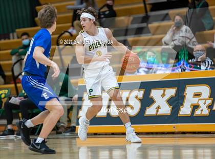Thumbnail 2 in Pius X vs. Lincoln East photogallery.