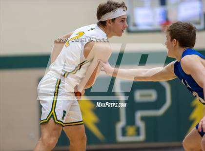 Thumbnail 2 in Pius X vs. Lincoln East photogallery.