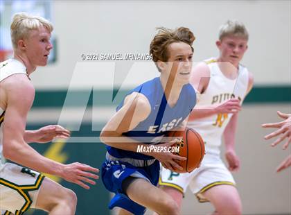 Thumbnail 1 in Pius X vs. Lincoln East photogallery.