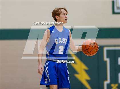 Thumbnail 3 in Pius X vs. Lincoln East photogallery.