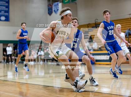 Thumbnail 1 in Pius X vs. Lincoln East photogallery.