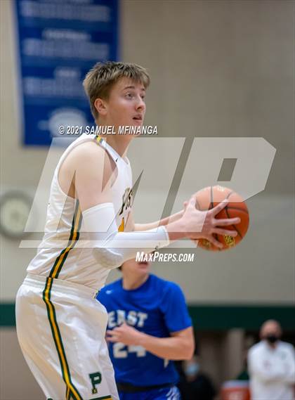 Thumbnail 1 in Pius X vs. Lincoln East photogallery.