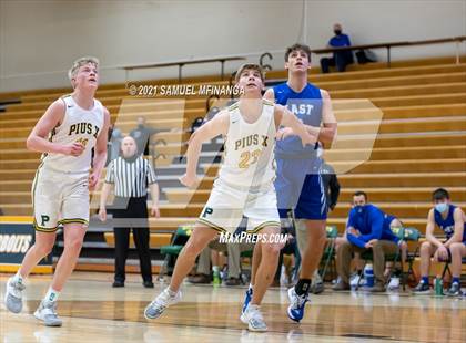 Thumbnail 1 in Pius X vs. Lincoln East photogallery.