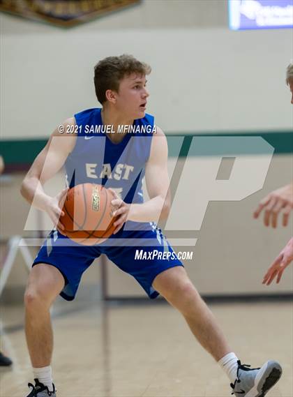 Thumbnail 1 in Pius X vs. Lincoln East photogallery.
