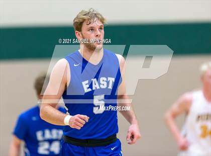 Thumbnail 3 in Pius X vs. Lincoln East photogallery.