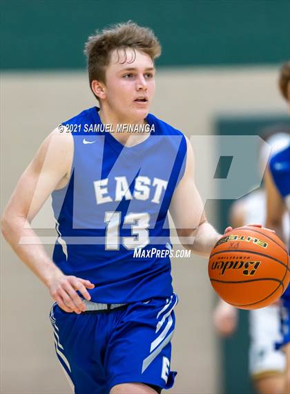 Thumbnail 2 in Pius X vs. Lincoln East photogallery.