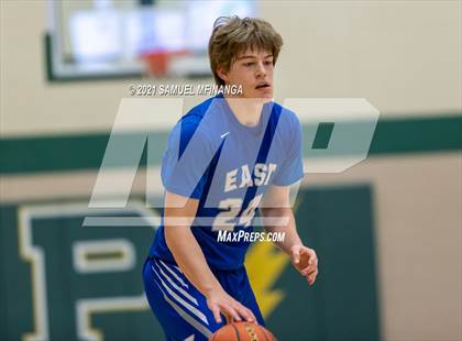 Thumbnail 3 in Pius X vs. Lincoln East photogallery.