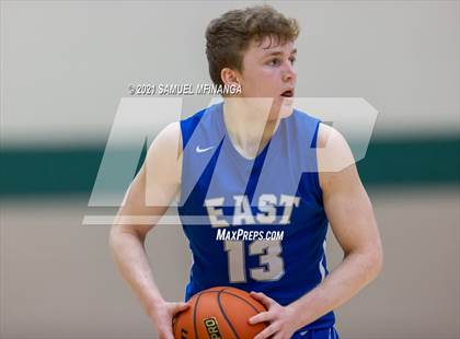 Thumbnail 1 in Pius X vs. Lincoln East photogallery.