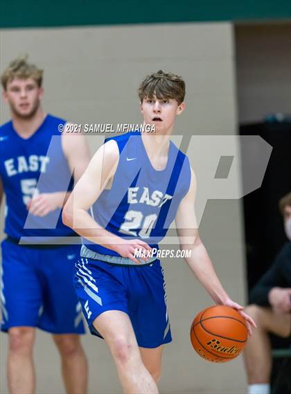 Thumbnail 3 in Pius X vs. Lincoln East photogallery.