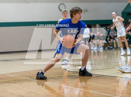Thumbnail 3 in Pius X vs. Lincoln East photogallery.
