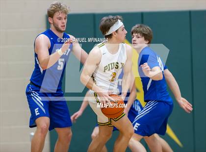 Thumbnail 2 in Pius X vs. Lincoln East photogallery.