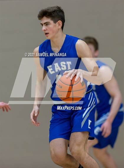 Thumbnail 1 in Pius X vs. Lincoln East photogallery.
