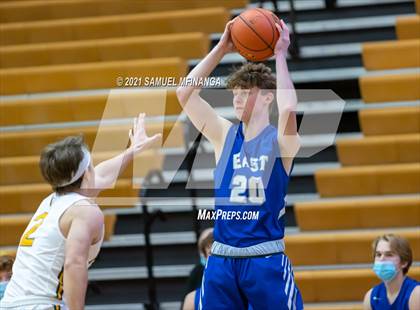Thumbnail 3 in Pius X vs. Lincoln East photogallery.