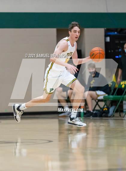 Thumbnail 1 in Pius X vs. Lincoln East photogallery.