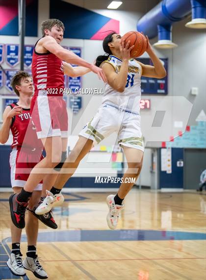 Thumbnail 3 in Chief Leschi vs Toledo (WIAA 2B District Playoff) photogallery.