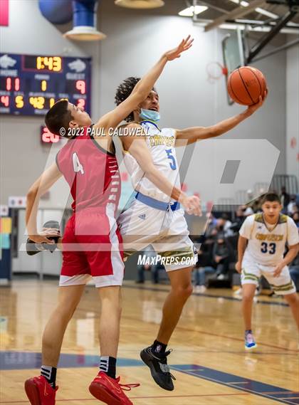Thumbnail 2 in Chief Leschi vs Toledo (WIAA 2B District Playoff) photogallery.