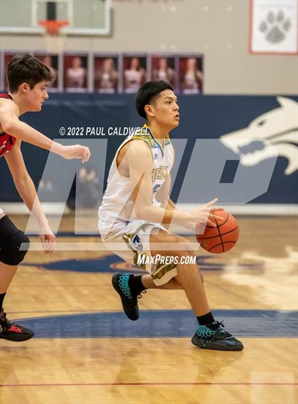 Thumbnail 3 in Chief Leschi vs Toledo (WIAA 2B District Playoff) photogallery.