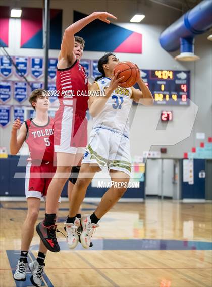 Thumbnail 2 in Chief Leschi vs Toledo (WIAA 2B District Playoff) photogallery.