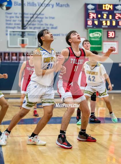 Thumbnail 1 in Chief Leschi vs Toledo (WIAA 2B District Playoff) photogallery.
