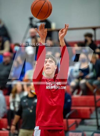 Thumbnail 3 in Chief Leschi vs Toledo (WIAA 2B District Playoff) photogallery.