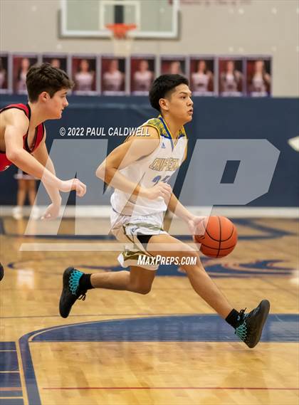 Thumbnail 2 in Chief Leschi vs Toledo (WIAA 2B District Playoff) photogallery.