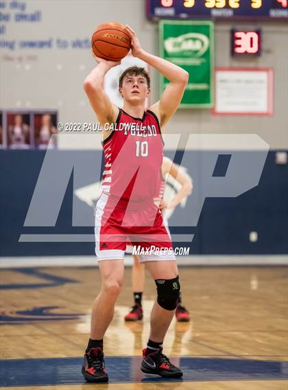 Thumbnail 2 in Chief Leschi vs Toledo (WIAA 2B District Playoff) photogallery.