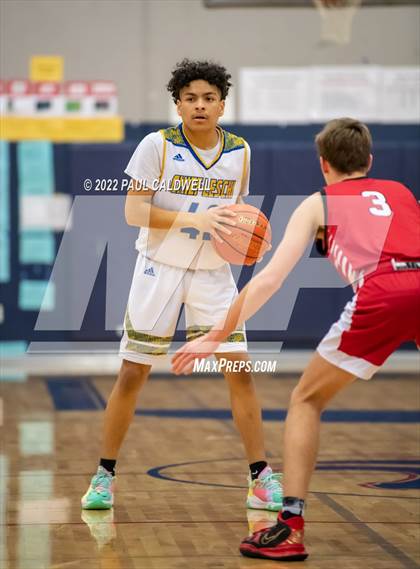 Thumbnail 1 in Chief Leschi vs Toledo (WIAA 2B District Playoff) photogallery.